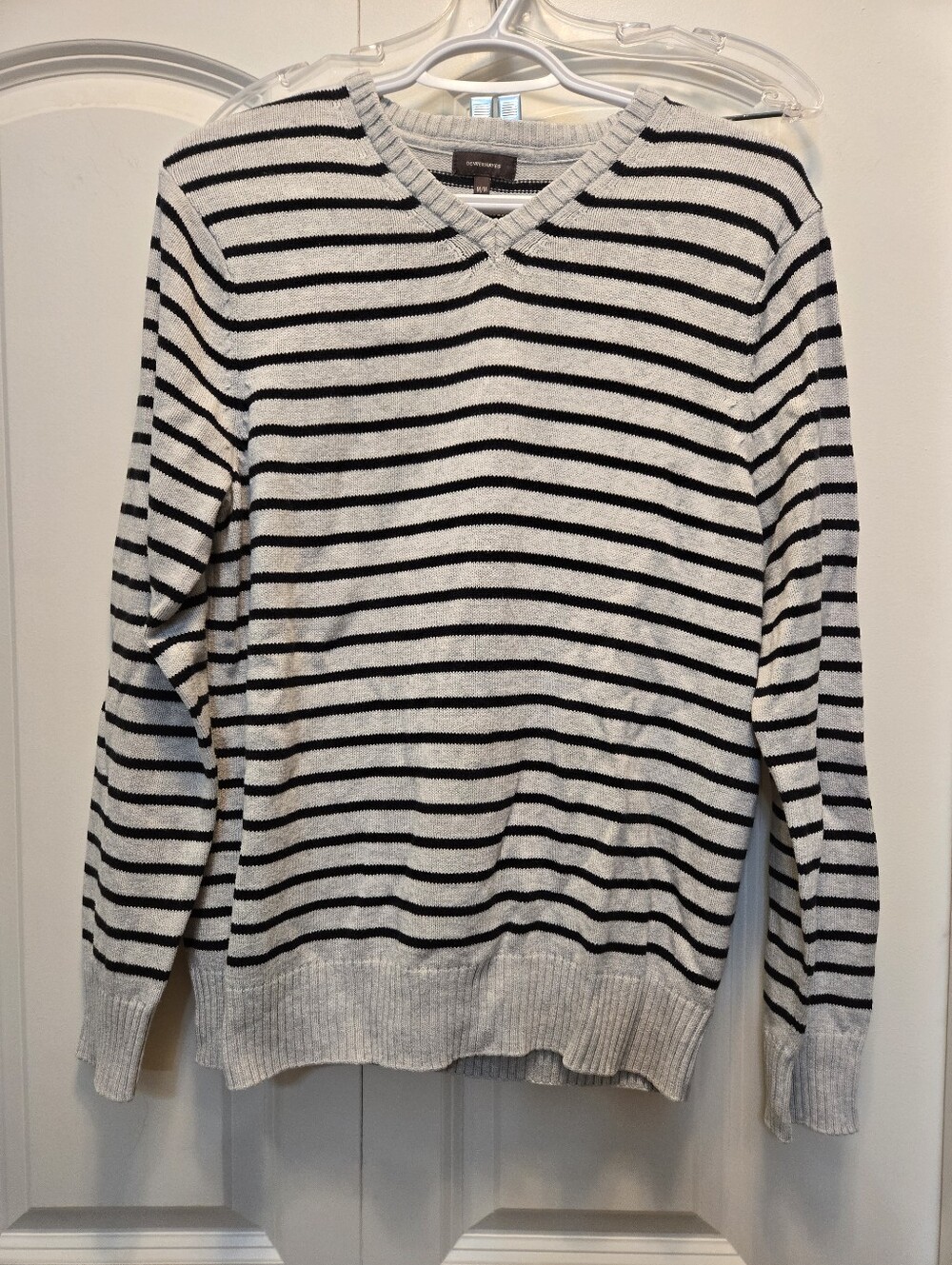 Denver Hayes Men's Striped V-Neck Sweater - Black & White